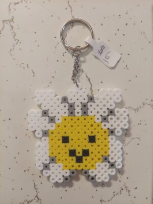 White Daisy Keychain
