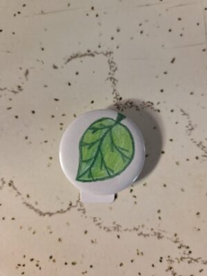 Small Leaf Pin 32mm - Waterproof